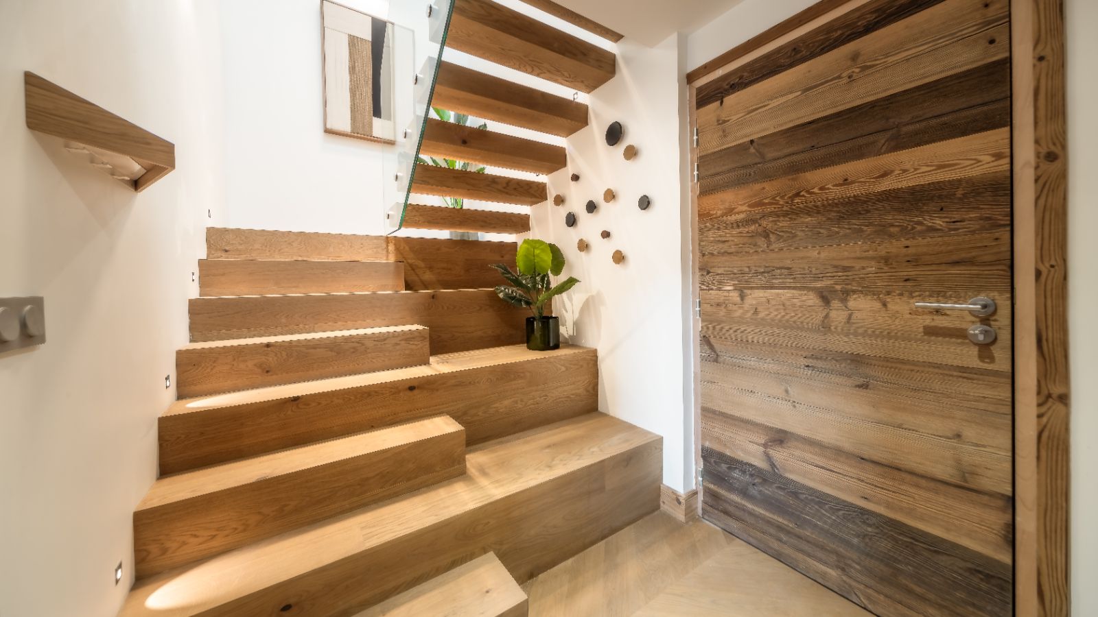 ElevationAlps - Penthouse Snowgum - Entrance.jpg