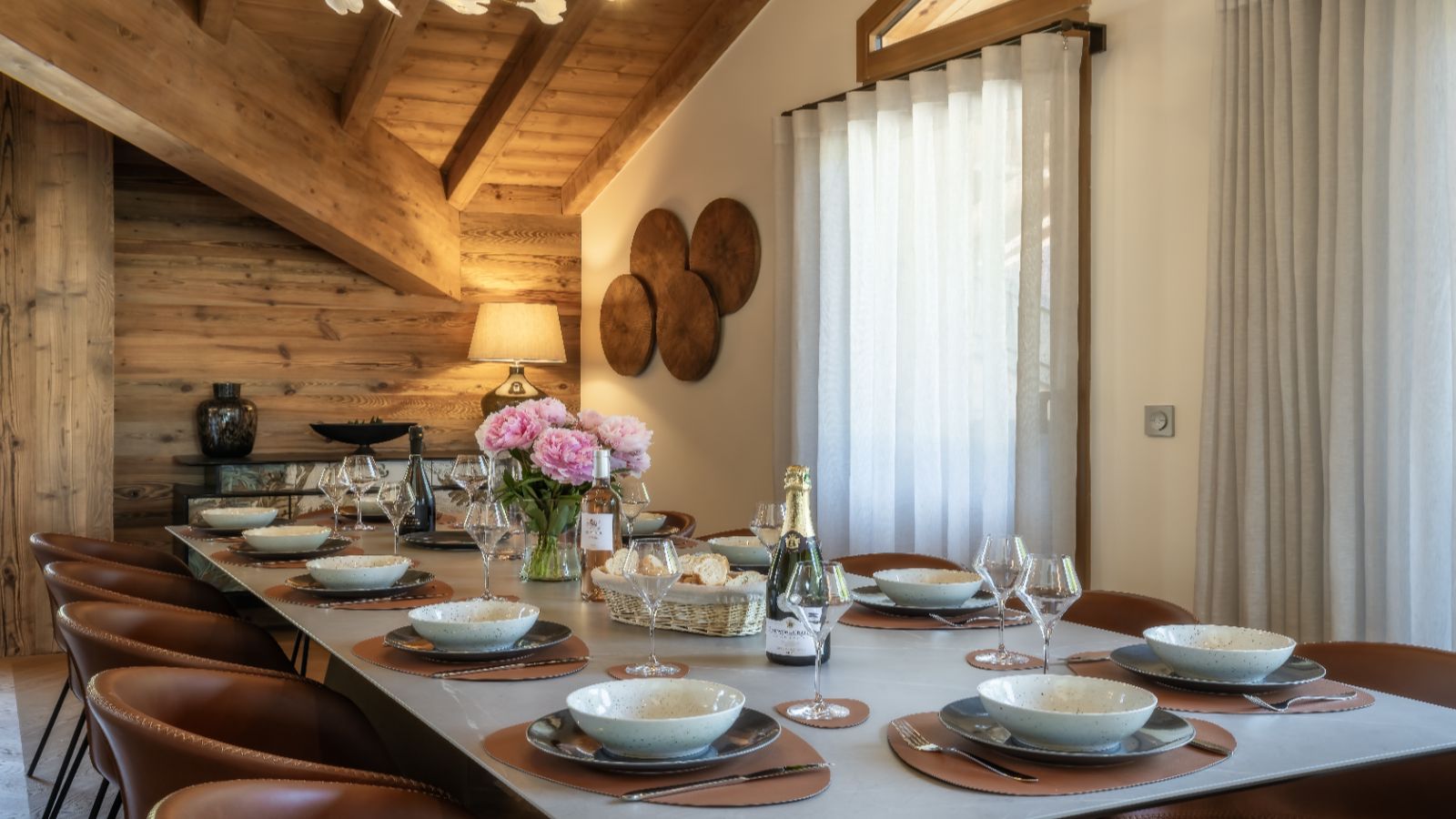 Elevation Alps - Penthouse Snowgum - Dining Table.jpg