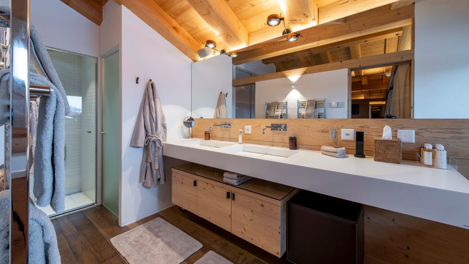 Luxury-ski-chalet- Chalet Belle Claire -oxford-ski Bathroom (2).jpeg