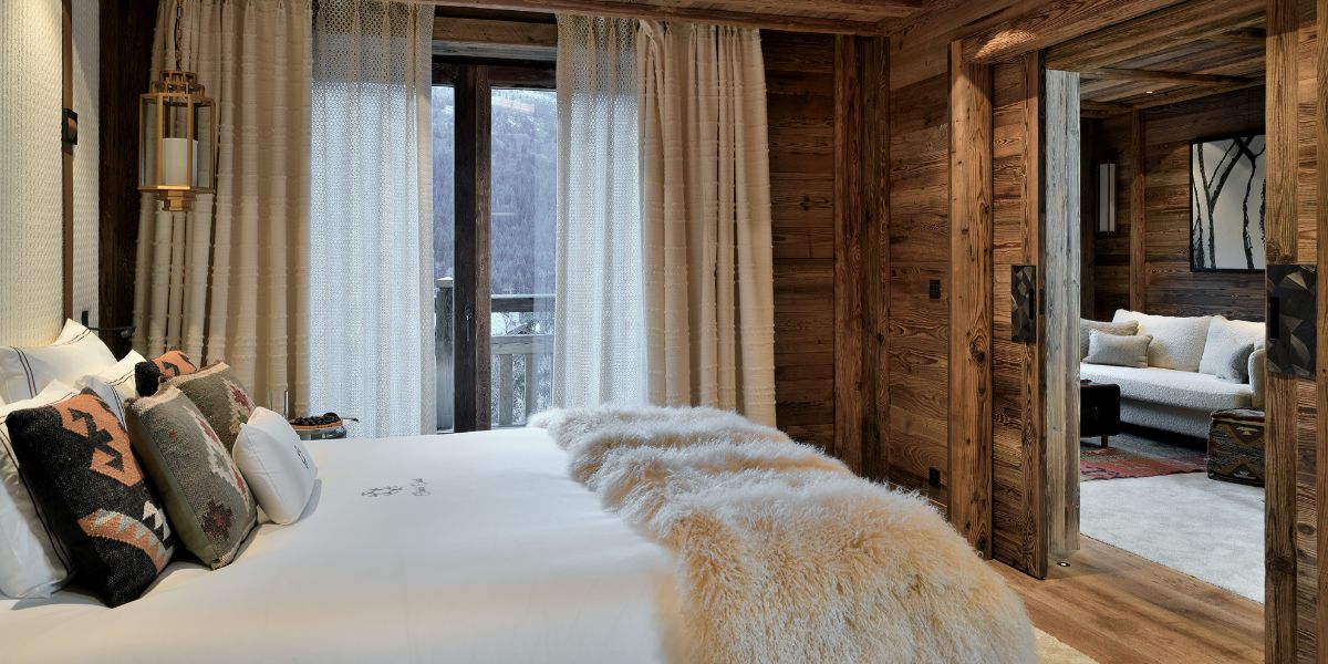 Luxury-Ski-Chalet-Meribel-Chalet-Cristal-Oxford-Ski-Bedroom (5).jpg