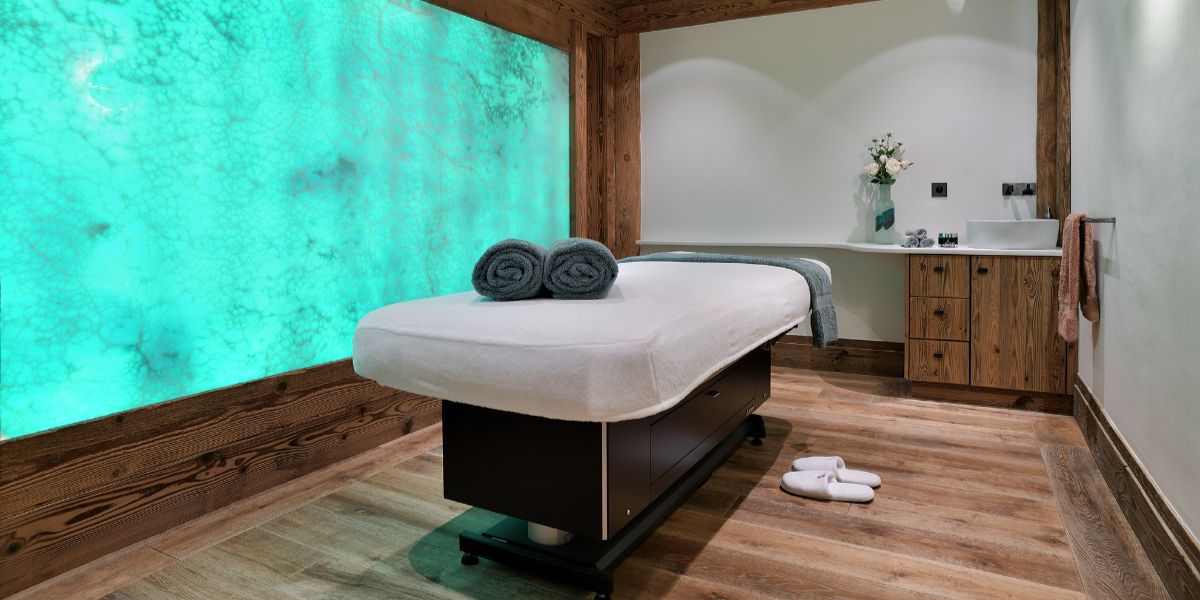 Luxury-Ski-Chalet-Meribel-Chalet-Cristal-Oxford-Ski-Massage.jpg