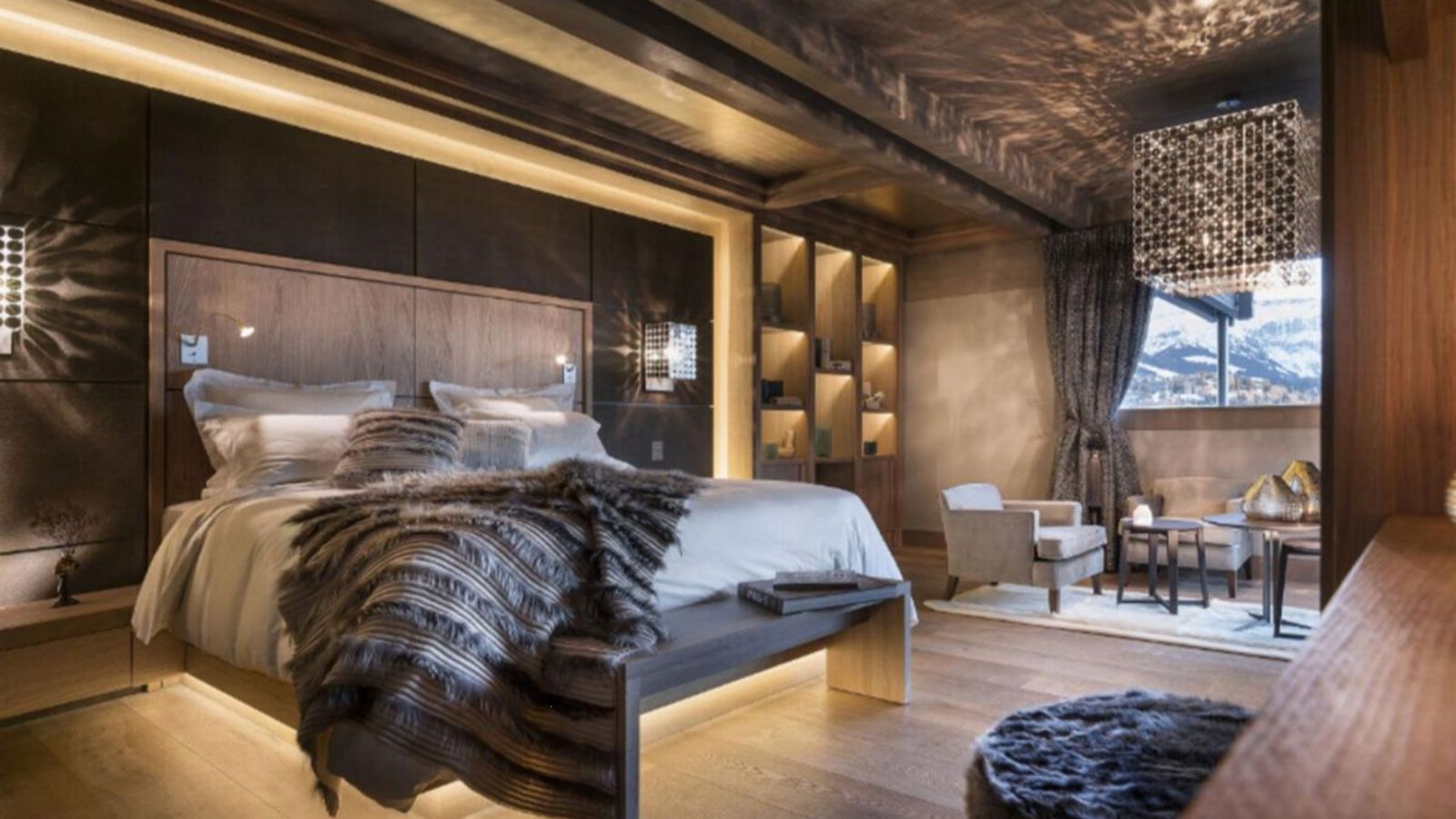 Luxury-ski-chalet Mont Blanc-oxford-ski Bedroom (2).jpg