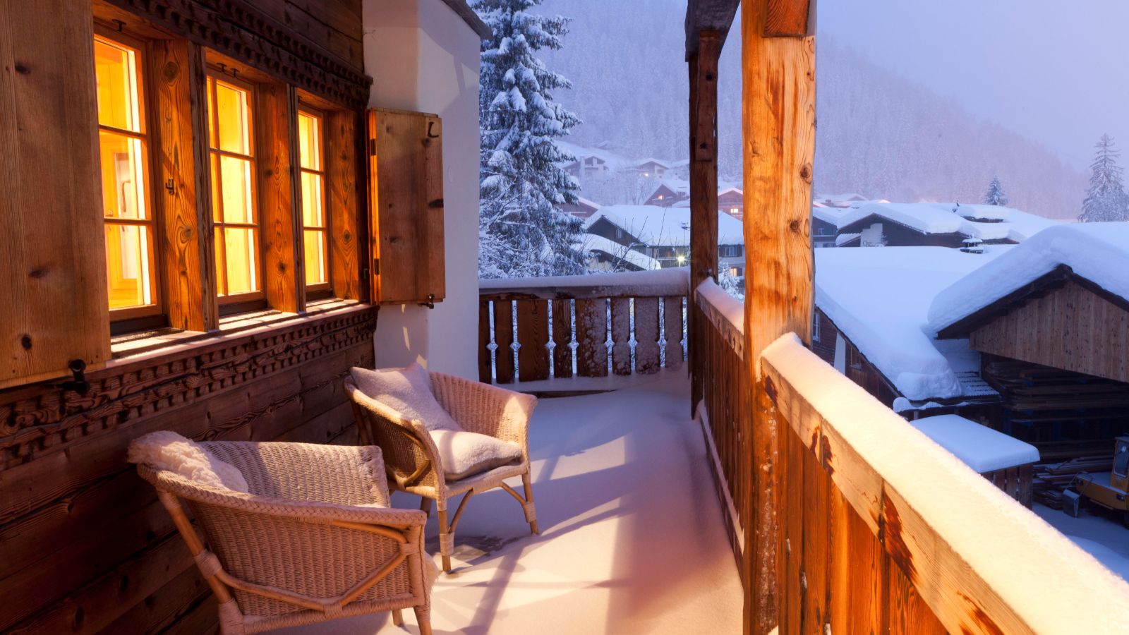 Luxury-ski-chalet- Casa Chimera-oxford-ski seating.jpg