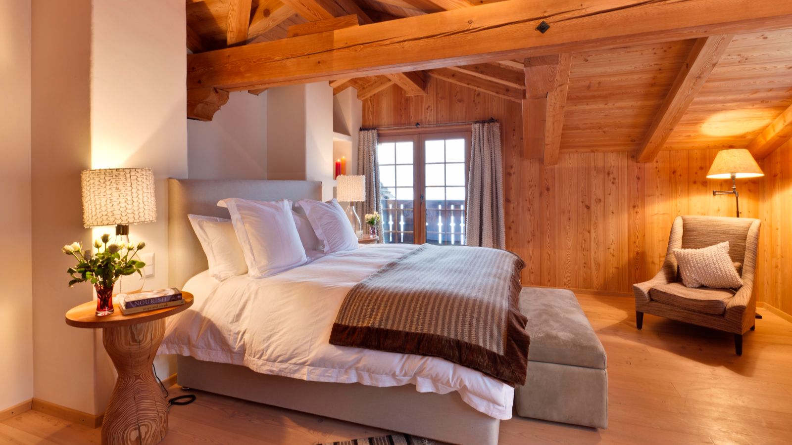 Luxury-ski-chalet- Casa Chimera-oxford-ski  Bedroom (3).jpg