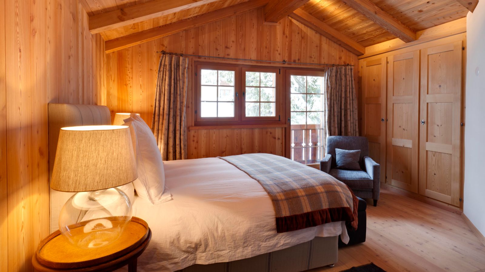 Luxury-ski-chalet- Casa Chimera-oxford-ski  Bedroom.jpg