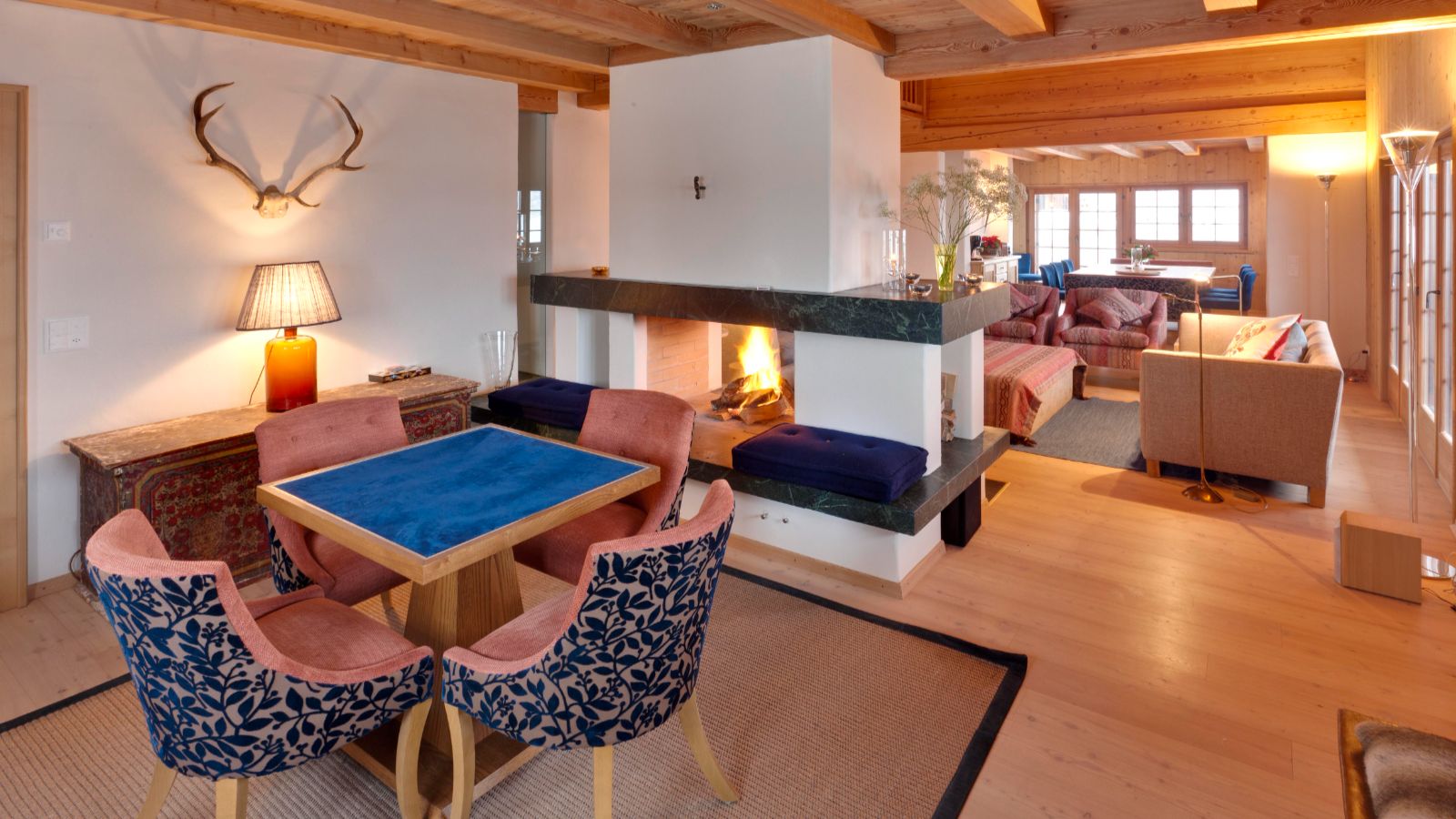 Luxury-ski-chalet- Casa Chimera-oxford-ski  Dining (2).jpg