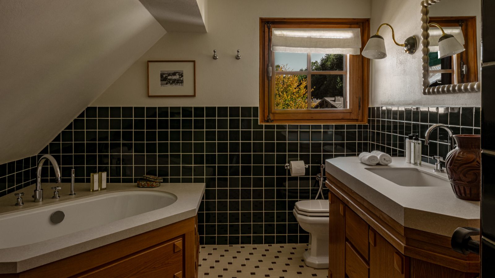 Luxury-ski-chalet Sarto -oxford-ski Bathroom (3).jpg