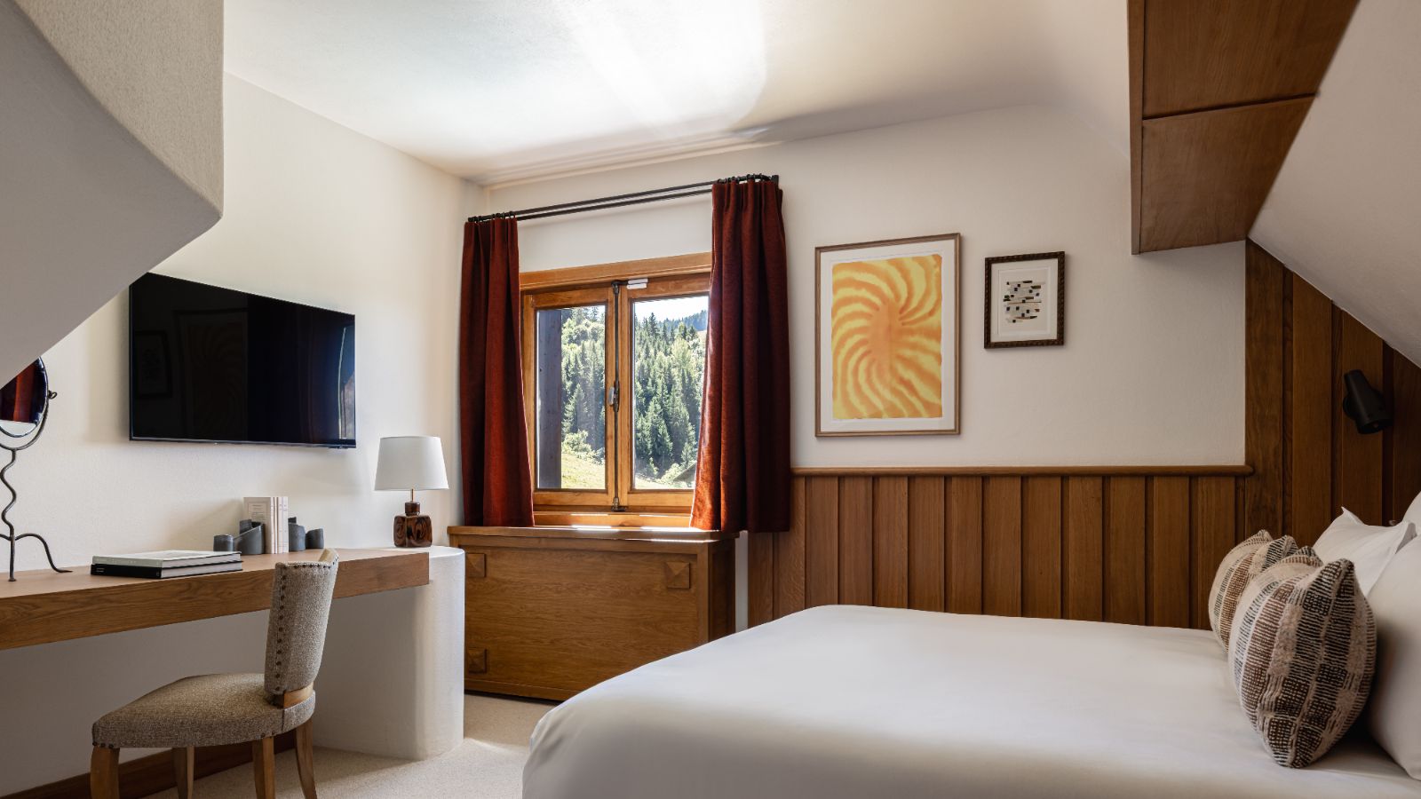 Luxury-ski-chalet Sarto -oxford-ski Bedroom (8).jpg