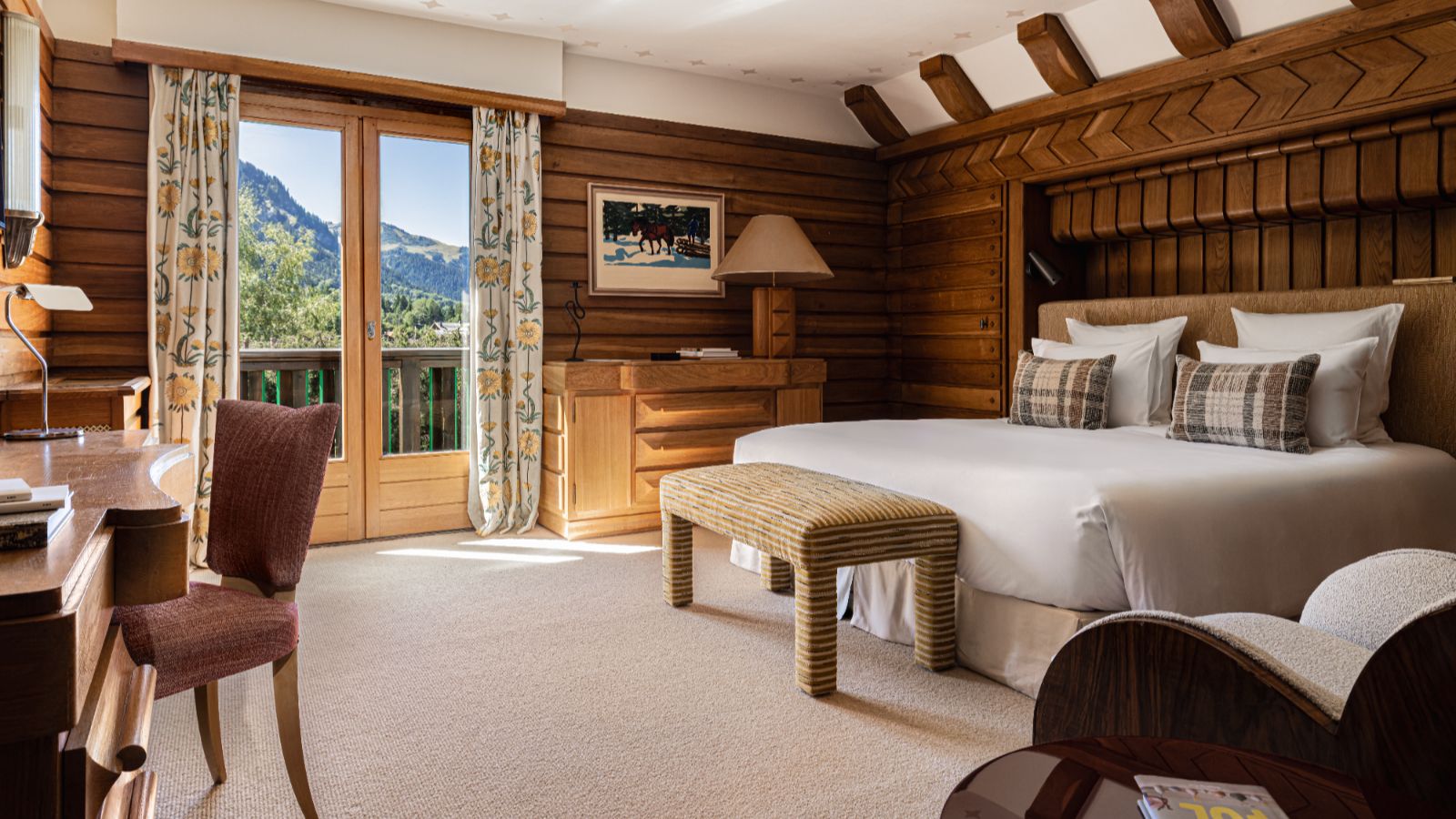 Luxury-ski-chalet Sarto -oxford-ski bedroom.jpg