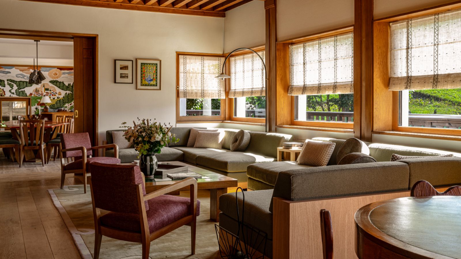 Luxury-ski-chalet Sarto -oxford-ski Dining (4).jpg