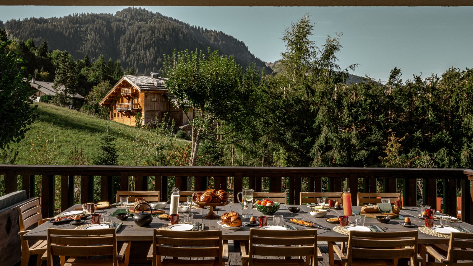 Luxury-ski-chalet Sarto -oxford-ski Dining Outside.jpg