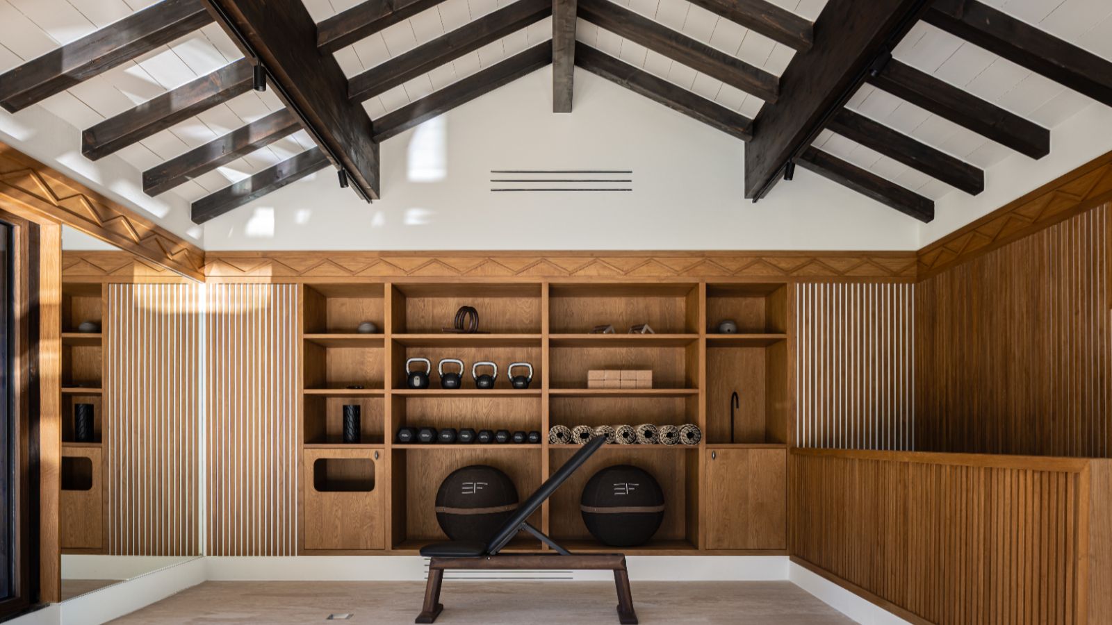 Luxury-ski-chalet Sarto -oxford-ski Gym (2).jpg