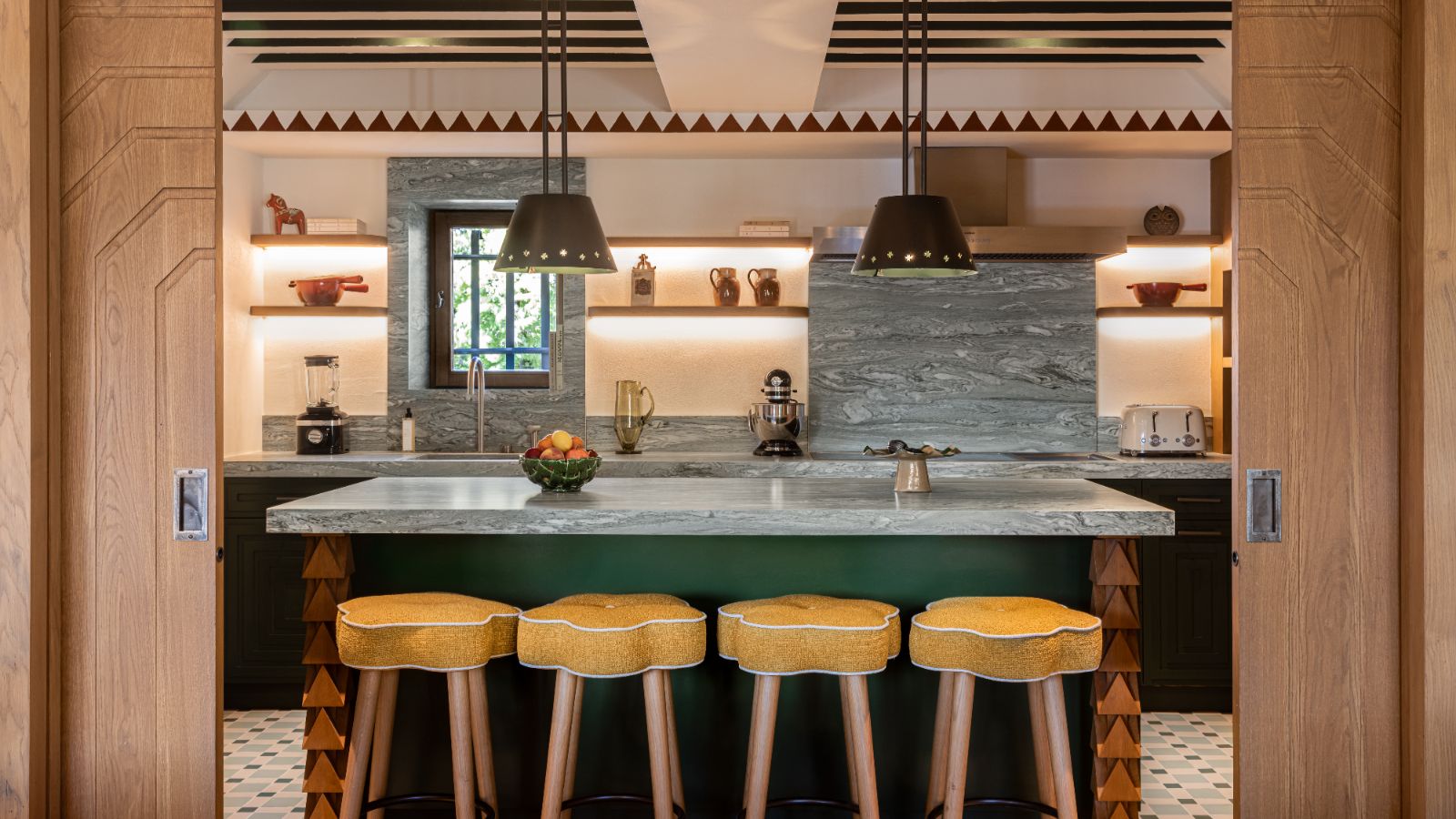 Luxury-ski-chalet Sarto -oxford-ski Kitchen Diner.jpg