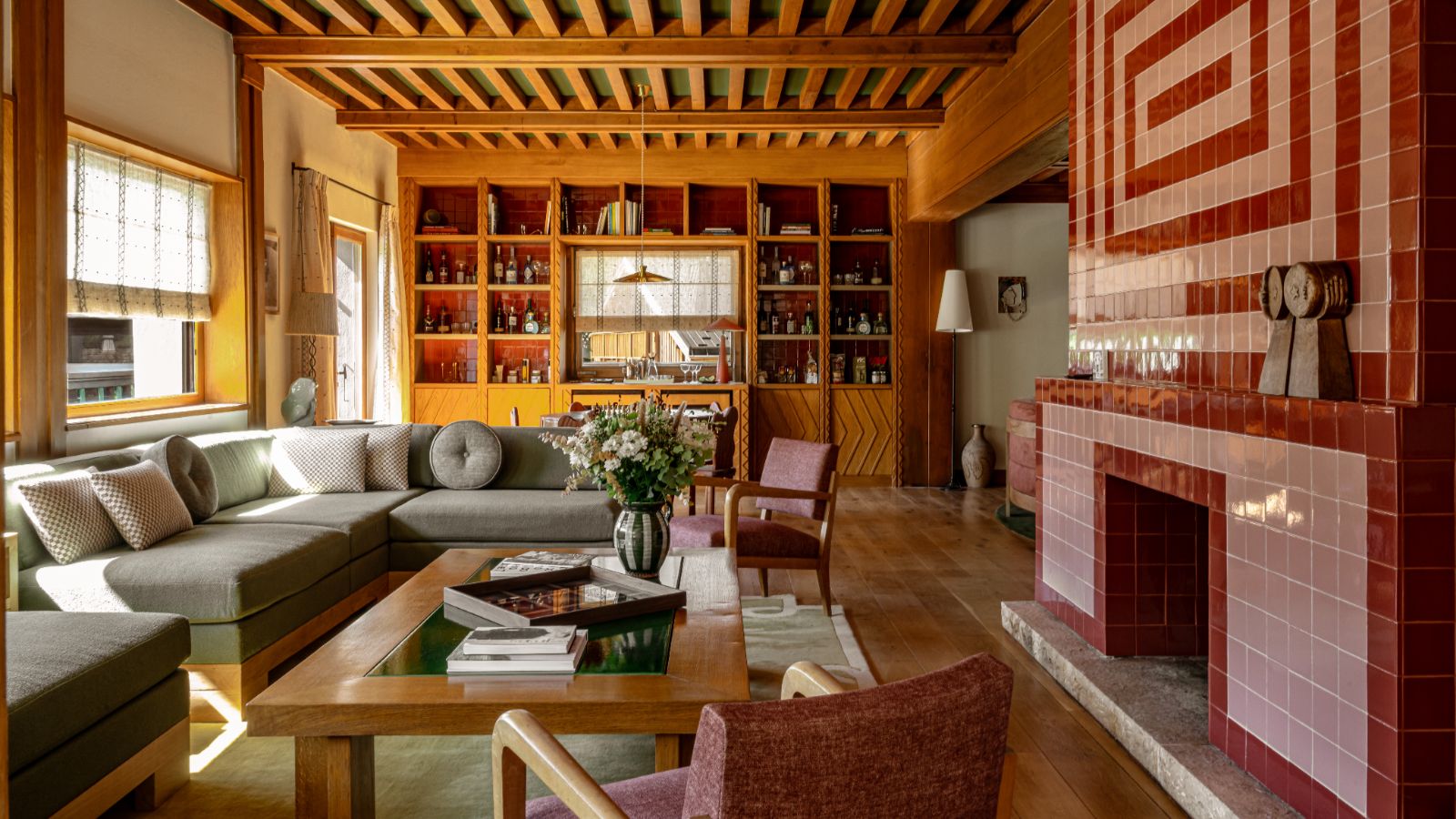 Luxury-ski-chalet Sarto -oxford-ski Lounge (3).jpg