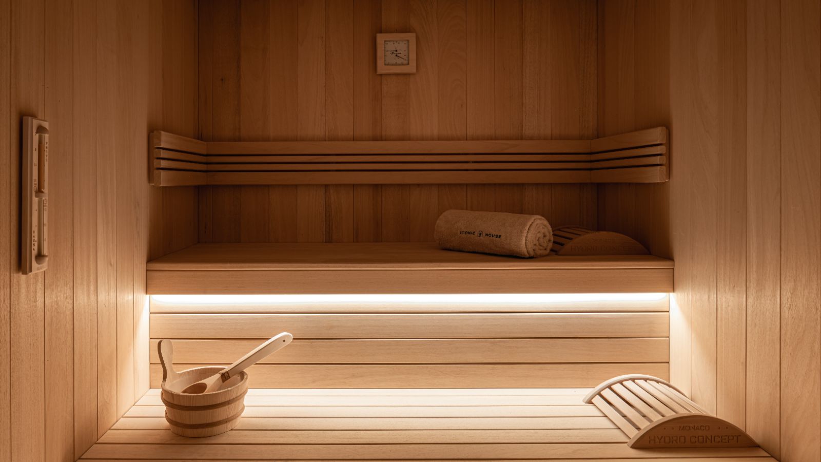 Luxury-ski-chalet Sarto -oxford-ski Sauna.jpg