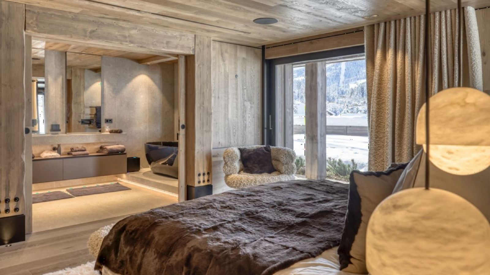 Luxury-ski-chalet Snow Cat-oxford-ski Bedroom.jpg