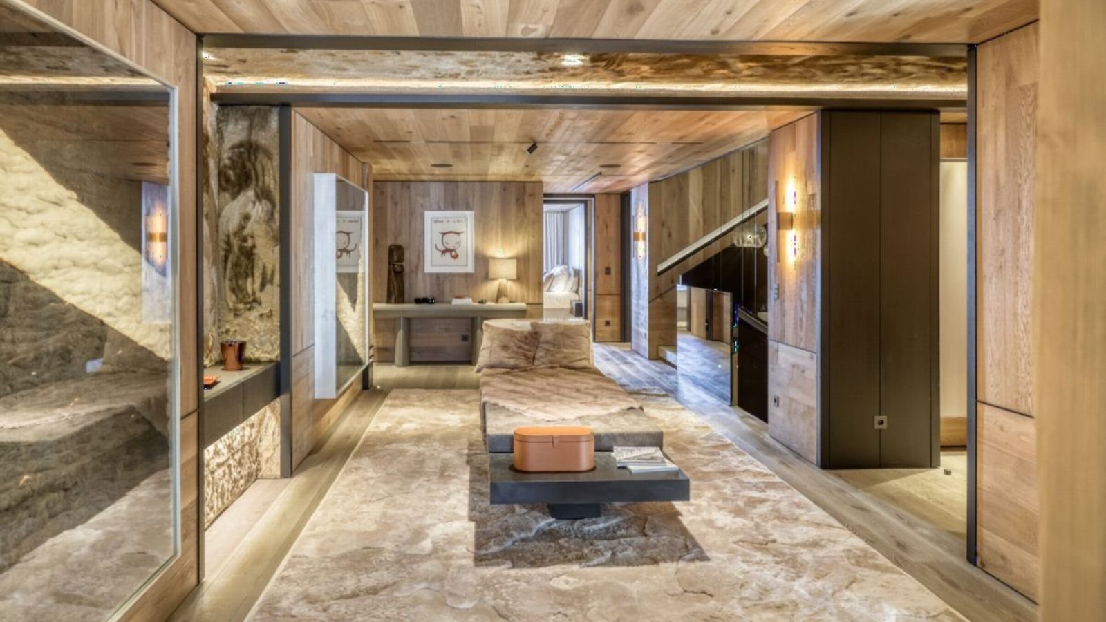 Luxury-ski-chalet Snow Cat-oxford-ski Massage Room.jpg