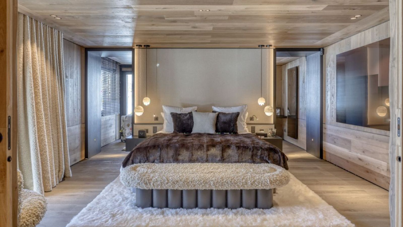 Luxury-ski-chalet Snow Cat-oxford-ski  Bedroom (3).jpg