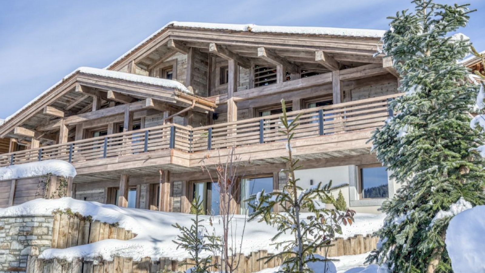 Luxury-ski-chalet Snow Cat-oxford-ski  Chalet Outside.jpg