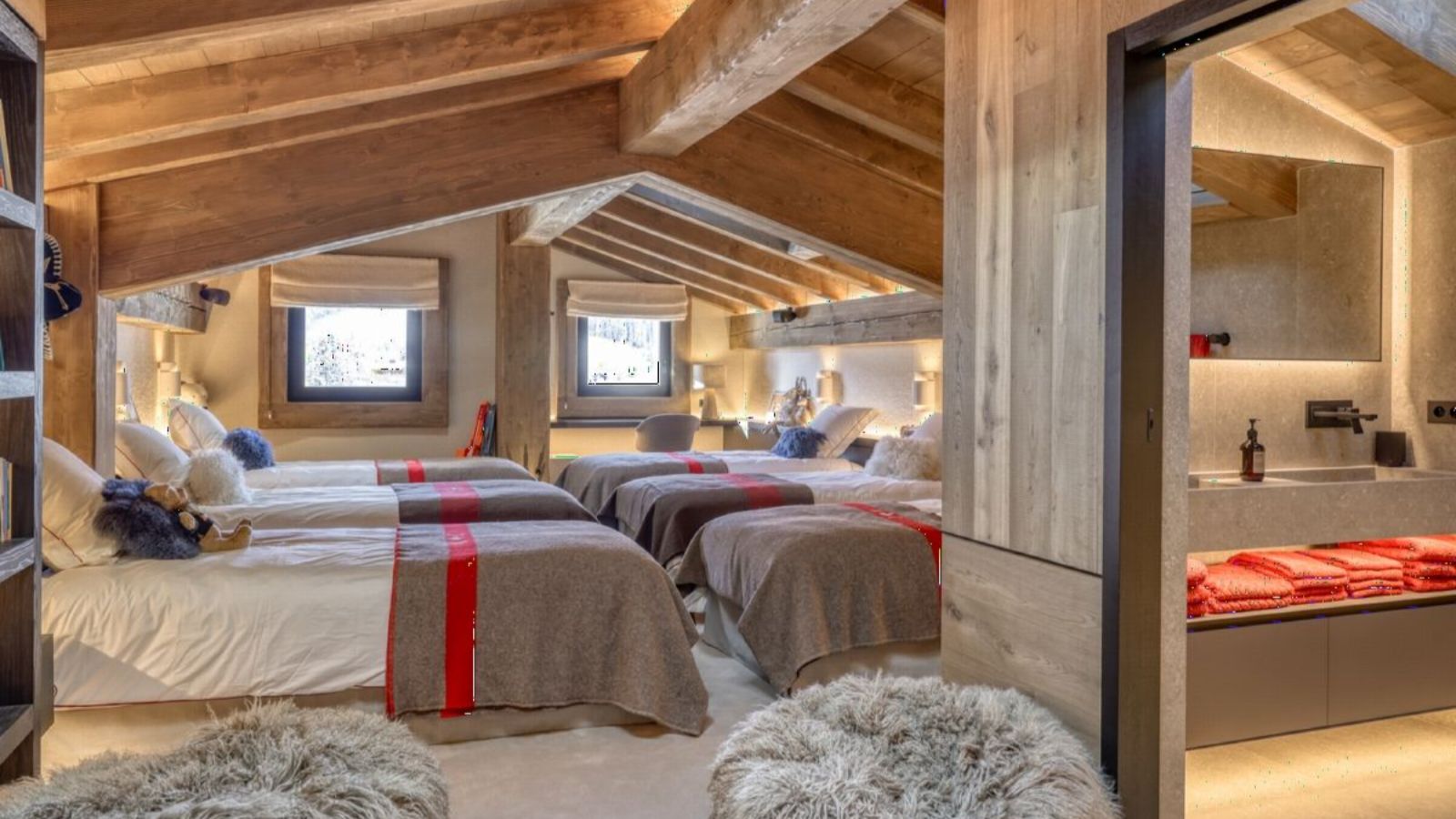 Luxury-ski-chalet Snow Cat -oxford-ski Dormatory.jpg