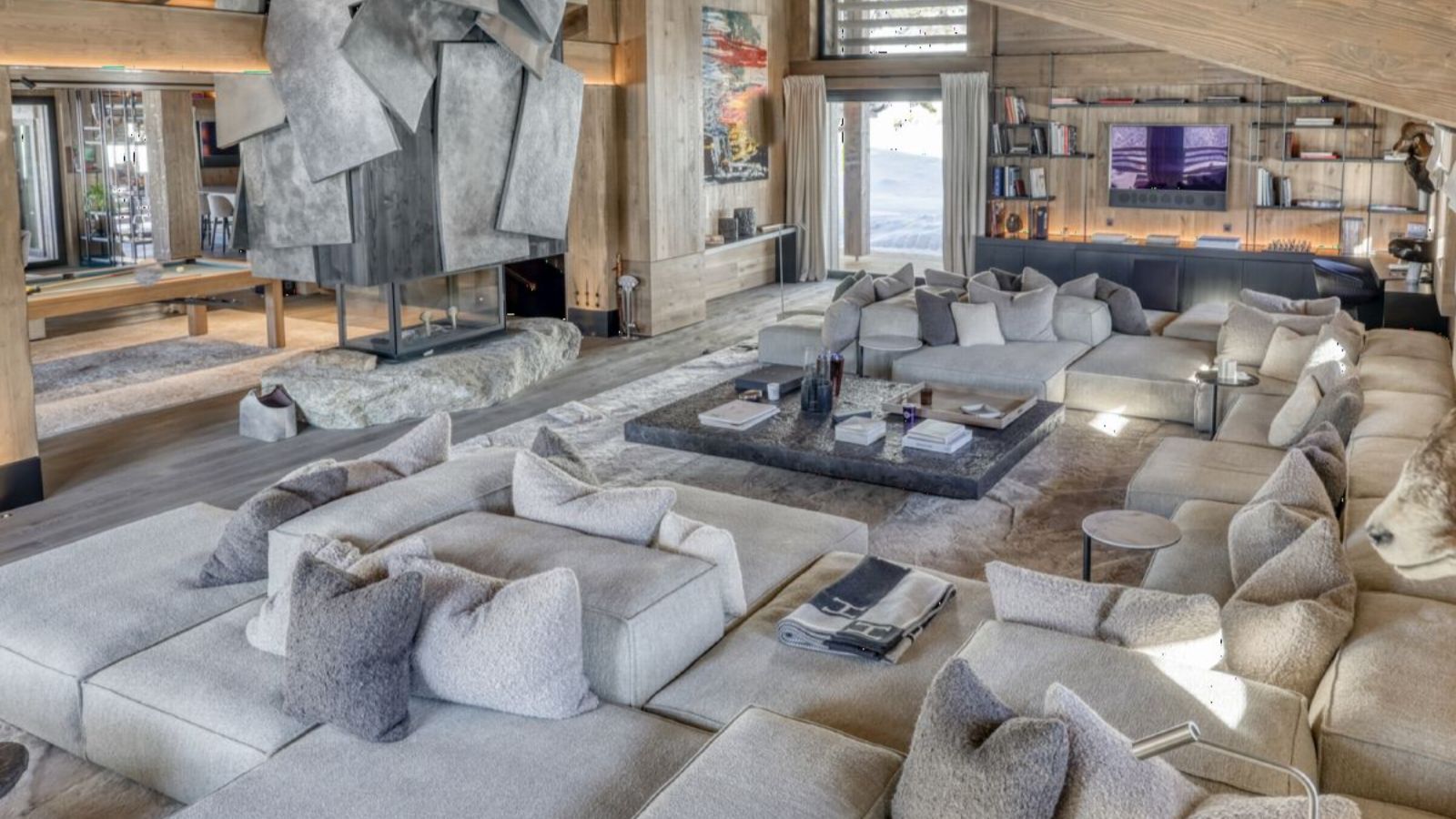 Luxury-ski-chalet Snow Cat -oxford-ski Lounge (3).jpg