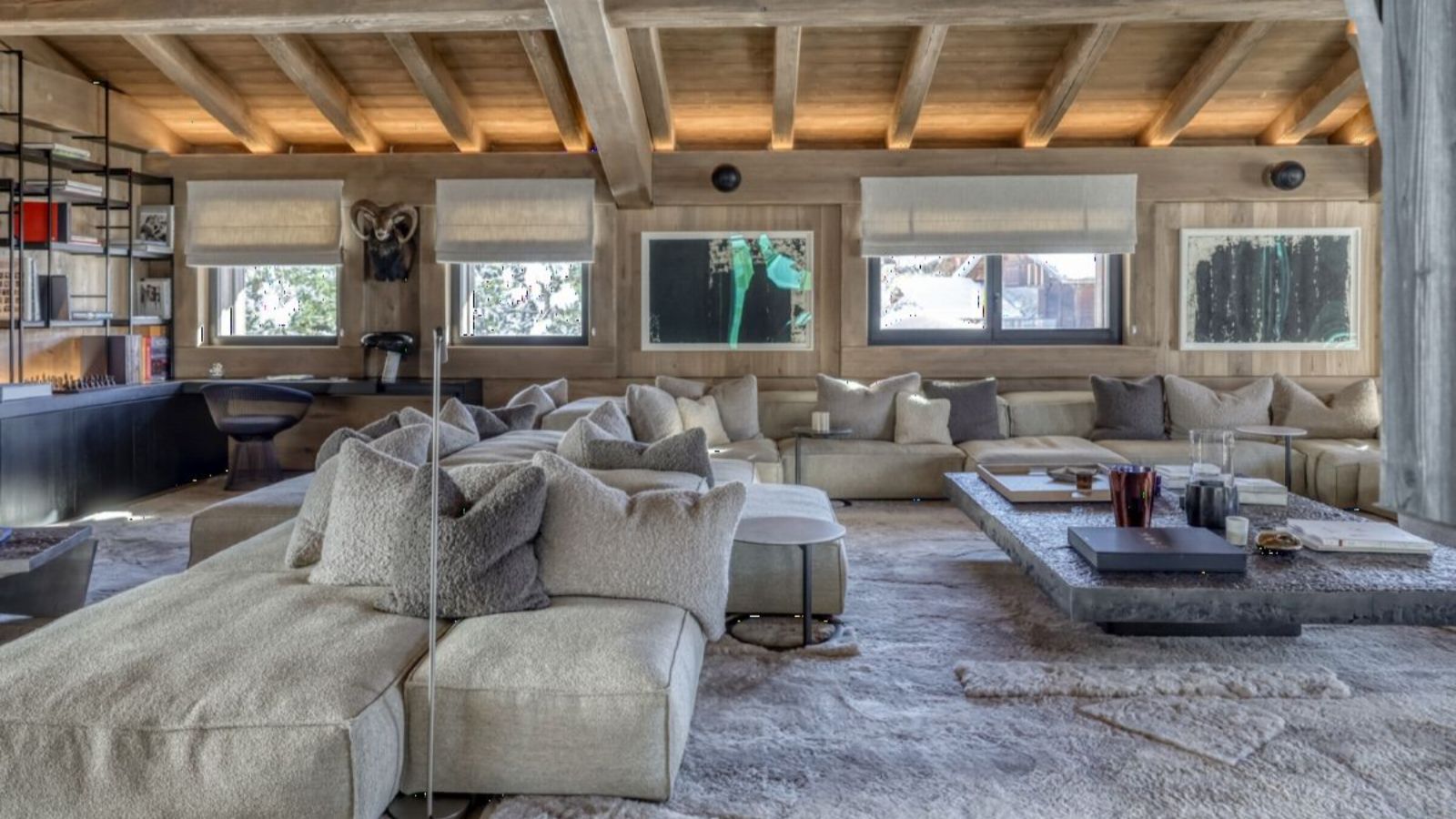 Luxury-ski-chalet Snow Cat -oxford-ski Lounge (4).jpg