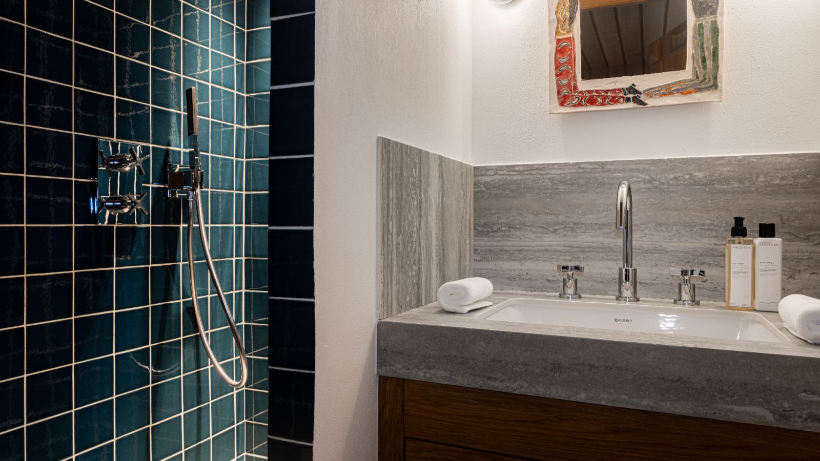 Luxury-ski-chalet Sarto-oxford-ski Bathroom (4).jpg