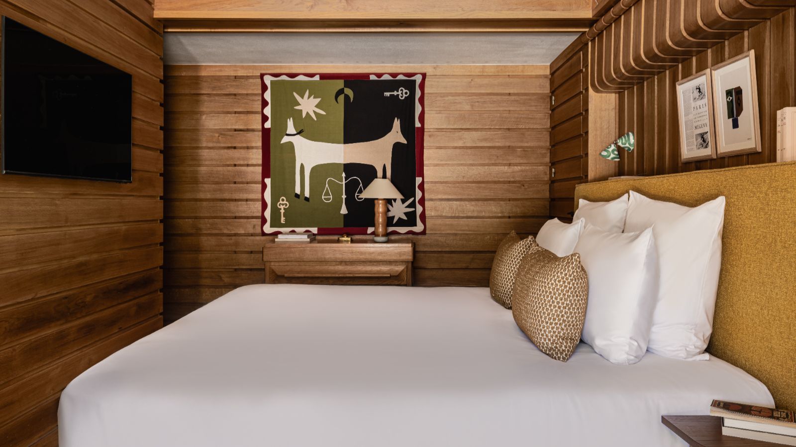 Luxury-ski-chalet Sarto-oxford-ski Bedroom (6).jpg