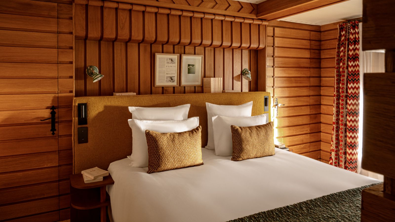 Luxury-ski-chalet Sarto-oxford-ski Bedroom (12).jpg