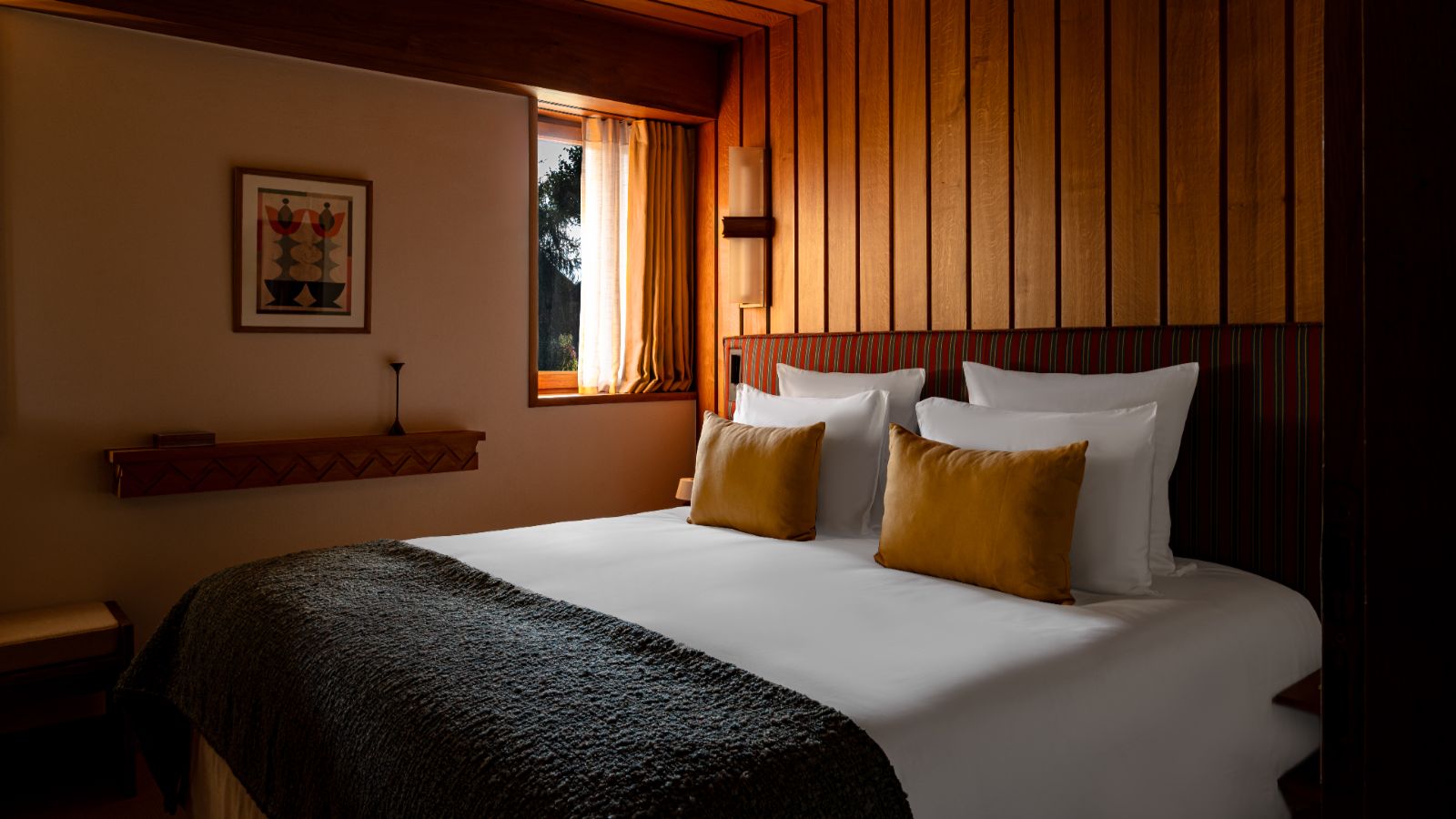 Luxury-ski-chalet Sarto-oxford-ski Bedroom (13).jpg