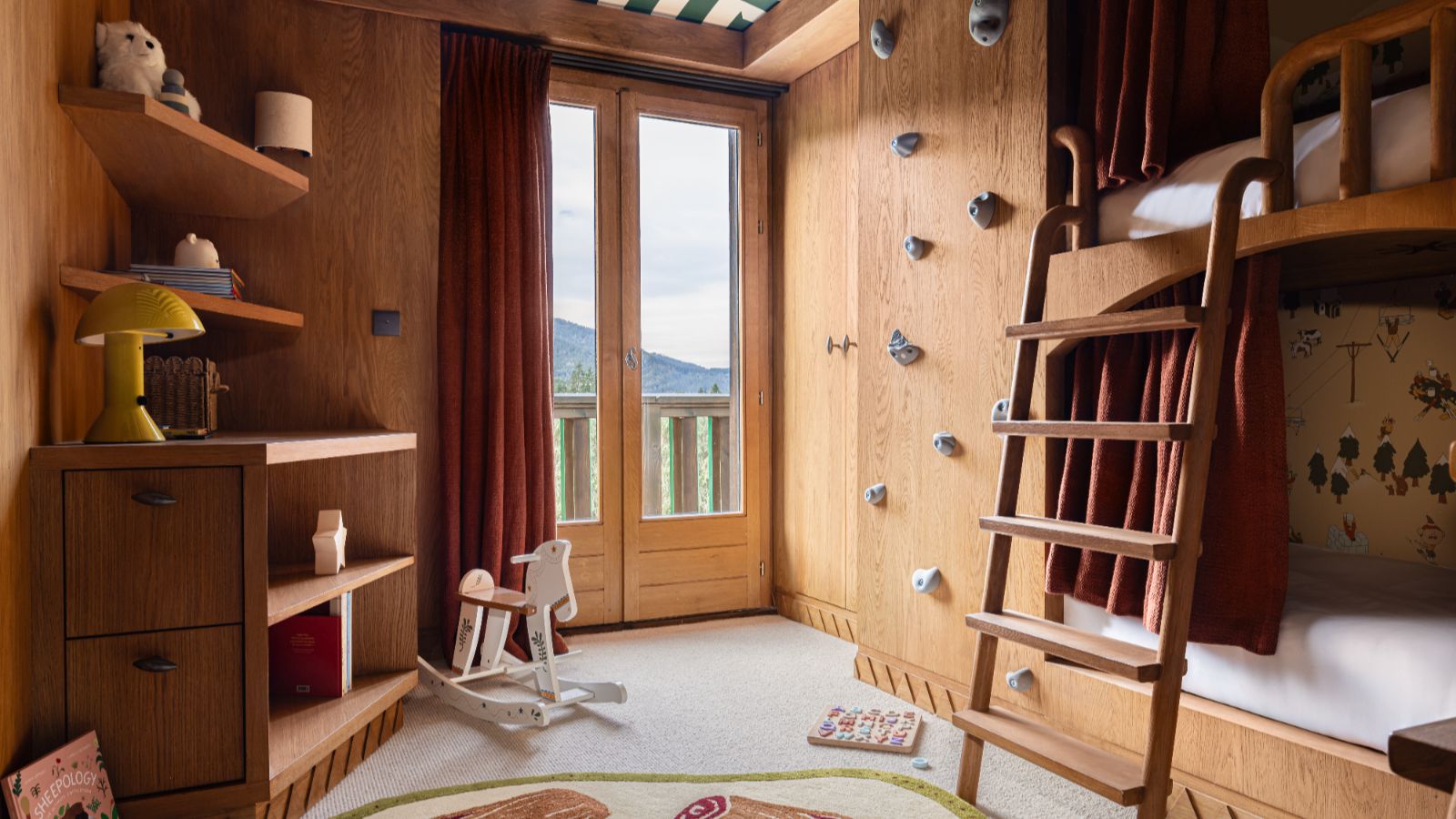 Luxury-ski-chalet Sarto-oxford-ski Bunk Room (2).jpg