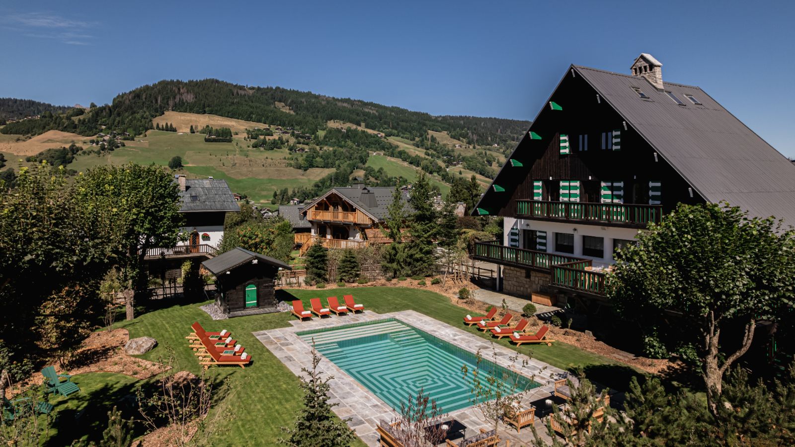 Luxury-ski-chalet Sarto-oxford-ski Chalet (3).jpg