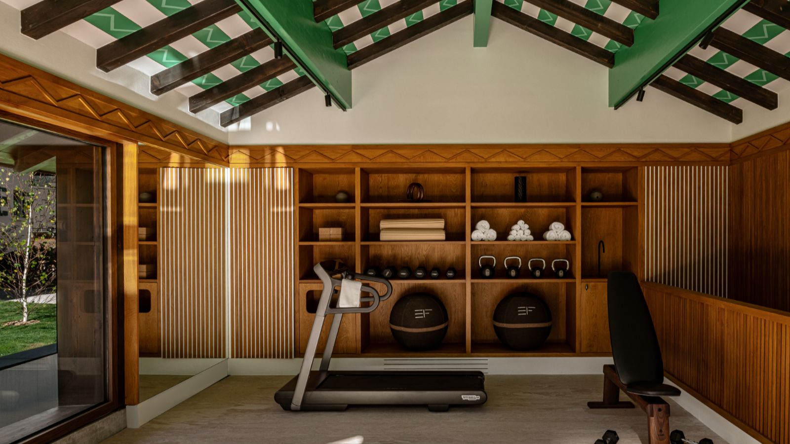 Luxury-ski-chalet Sarto-oxford-ski Gym.jpg