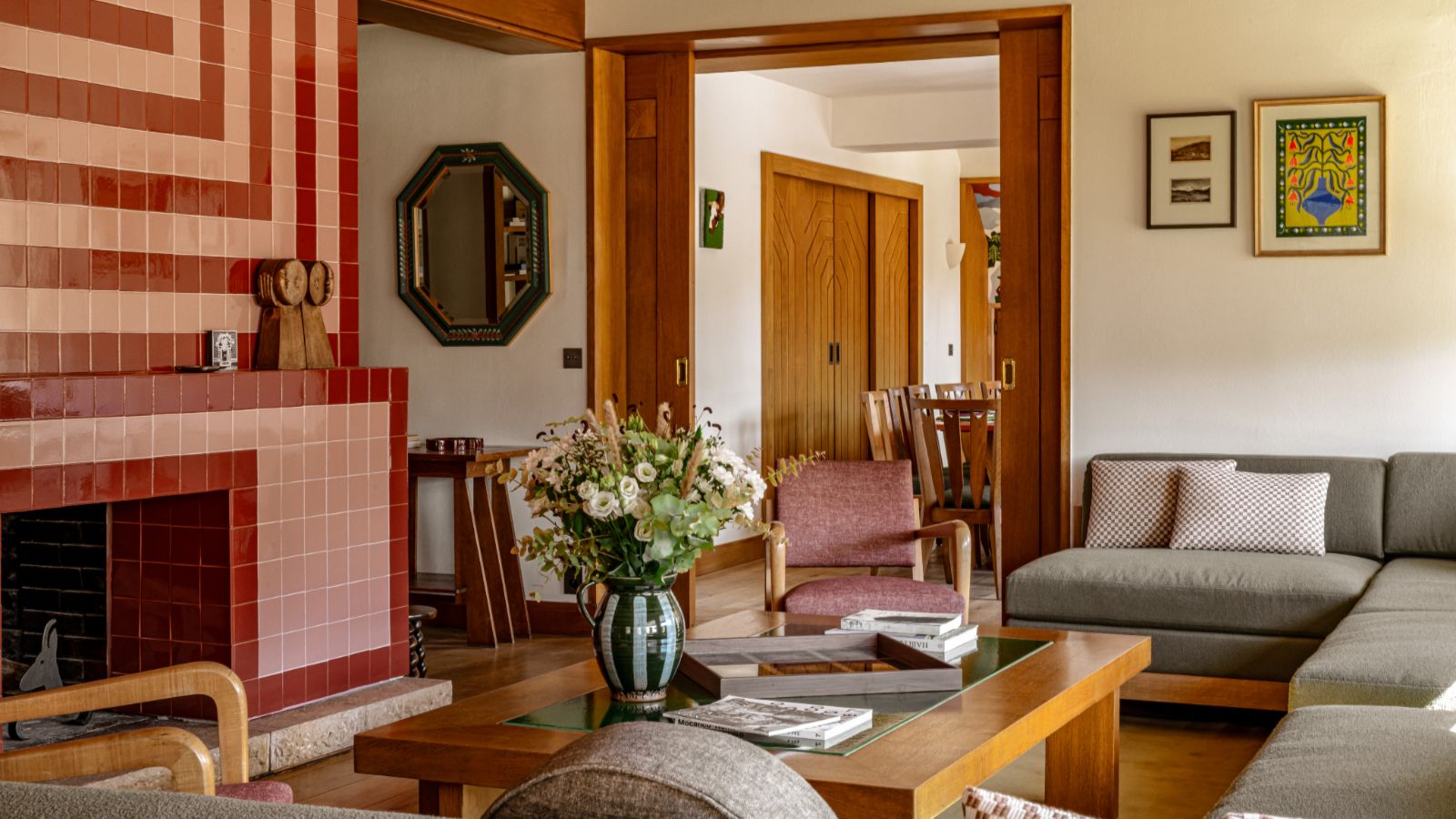 Luxury-ski-chalet Sarto-oxford-ski Lounge (2).jpg