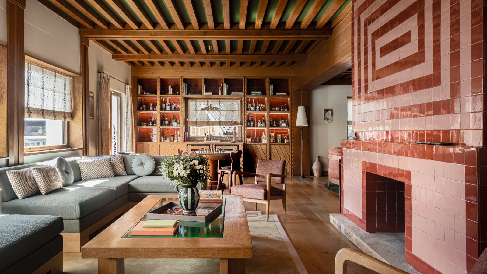 Luxury-ski-chalet Sarto-oxford-ski Lounge (3).jpg