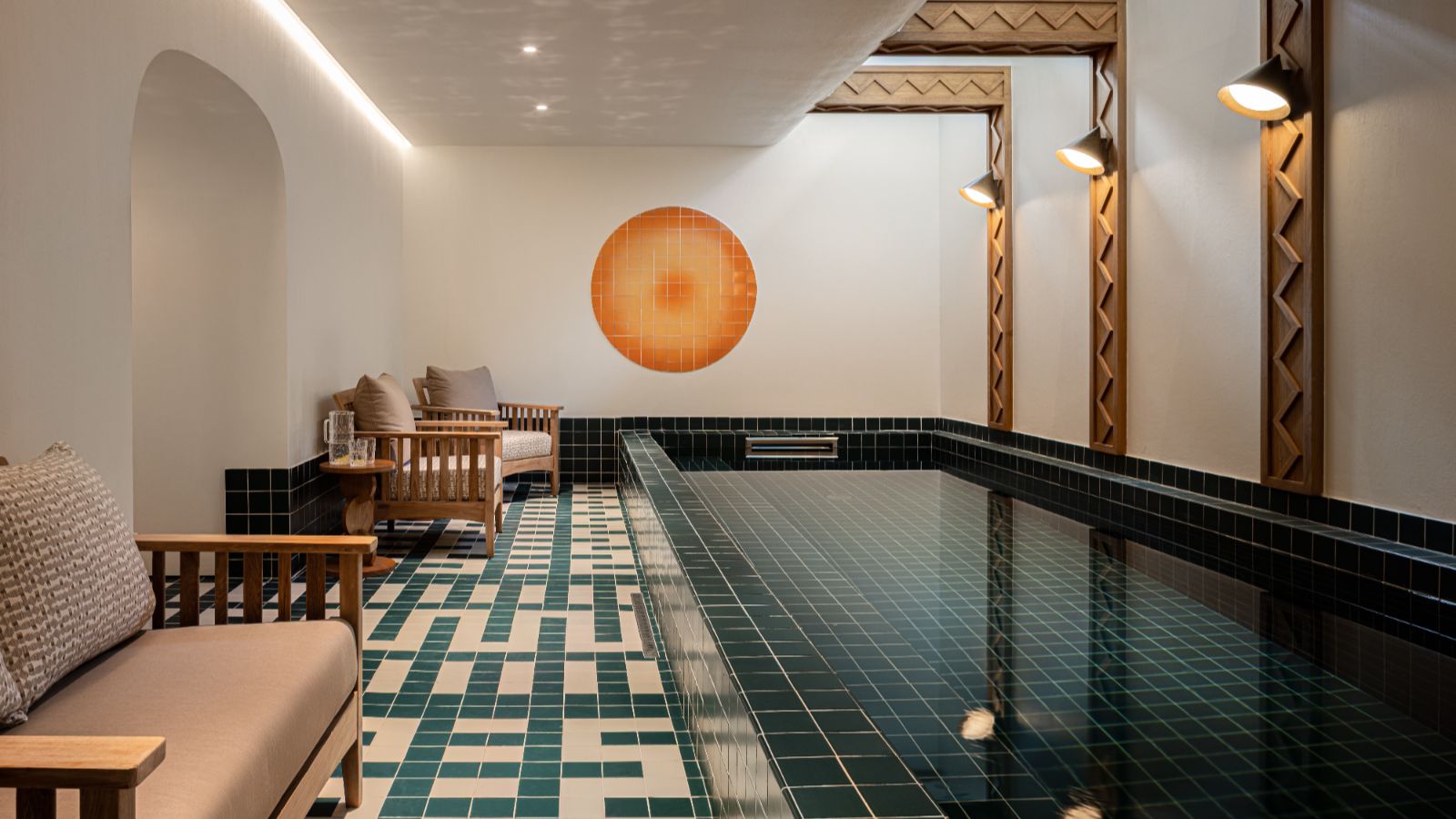 Luxury-ski-chalet Sarto-oxford-ski Pool (4).jpg