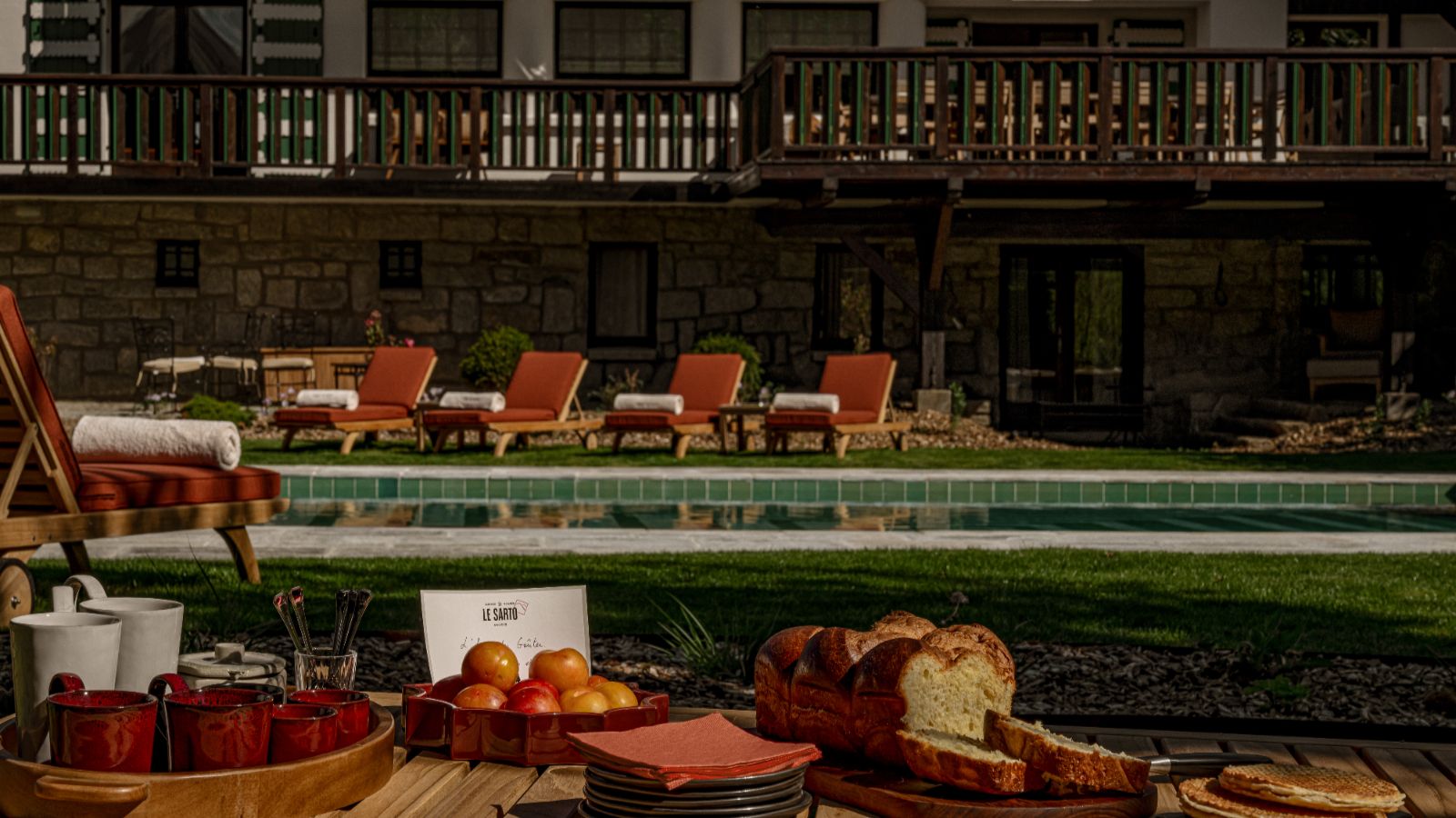 Luxury-ski-chalet Sarto-oxford-ski Pool area.jpg