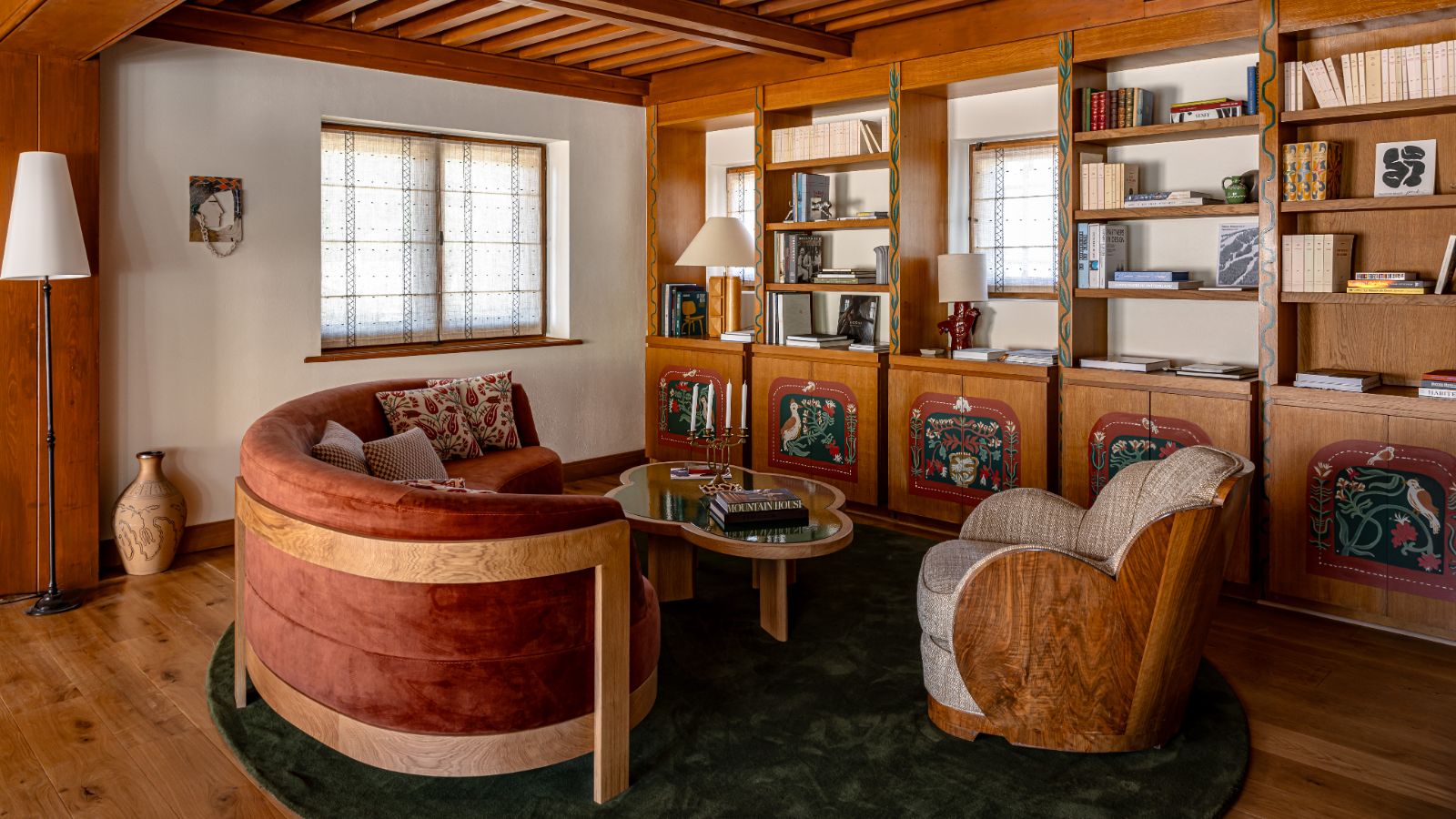 Luxury-ski-chalet Sarto-oxford-ski Seating area (2).jpg