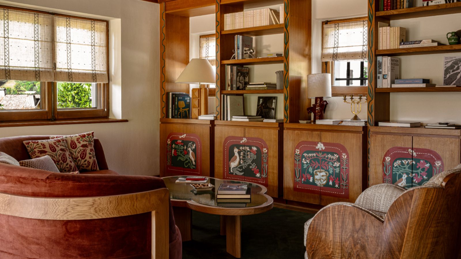 Luxury-ski-chalet Sarto-oxford-ski Sitting room.jpg