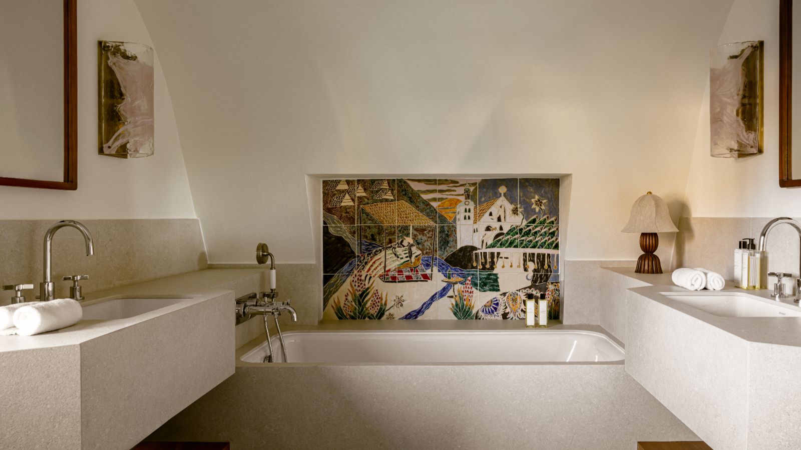 Luxury-ski-chalet Sarto-oxford-ski Bathroom (2).jpg