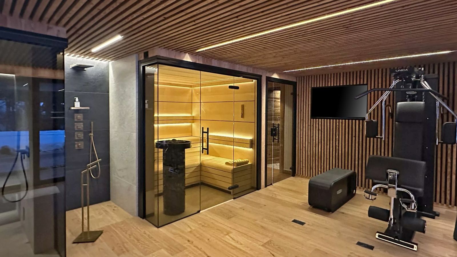 Luxury-ski-chalet Aston Crest -oxford-ski-Fitness and wellness area (2).jpg