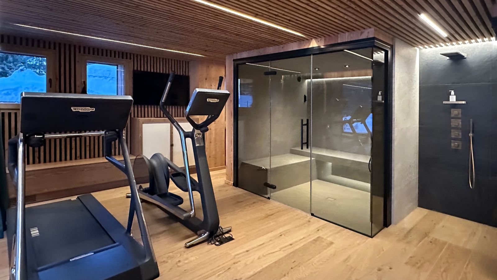 Luxury-ski-chalet Aston Crest -oxford-ski-Fitness and wellness area.jpg