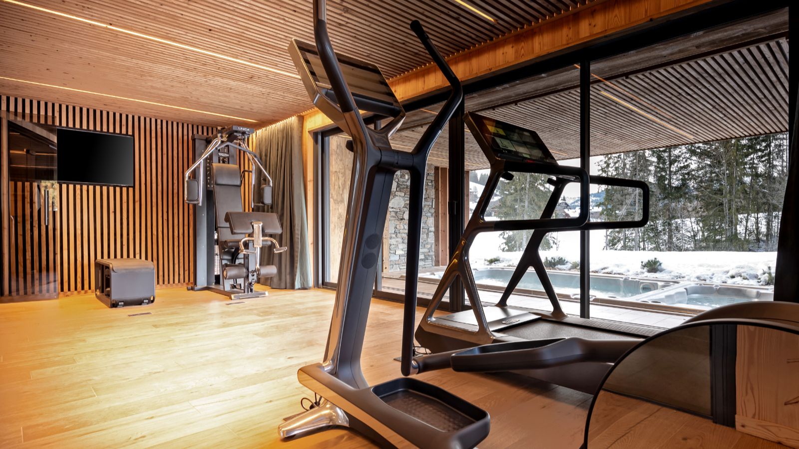 Luxury-ski-chalet Aston Crest -oxford-ski-Fitness room.jpg