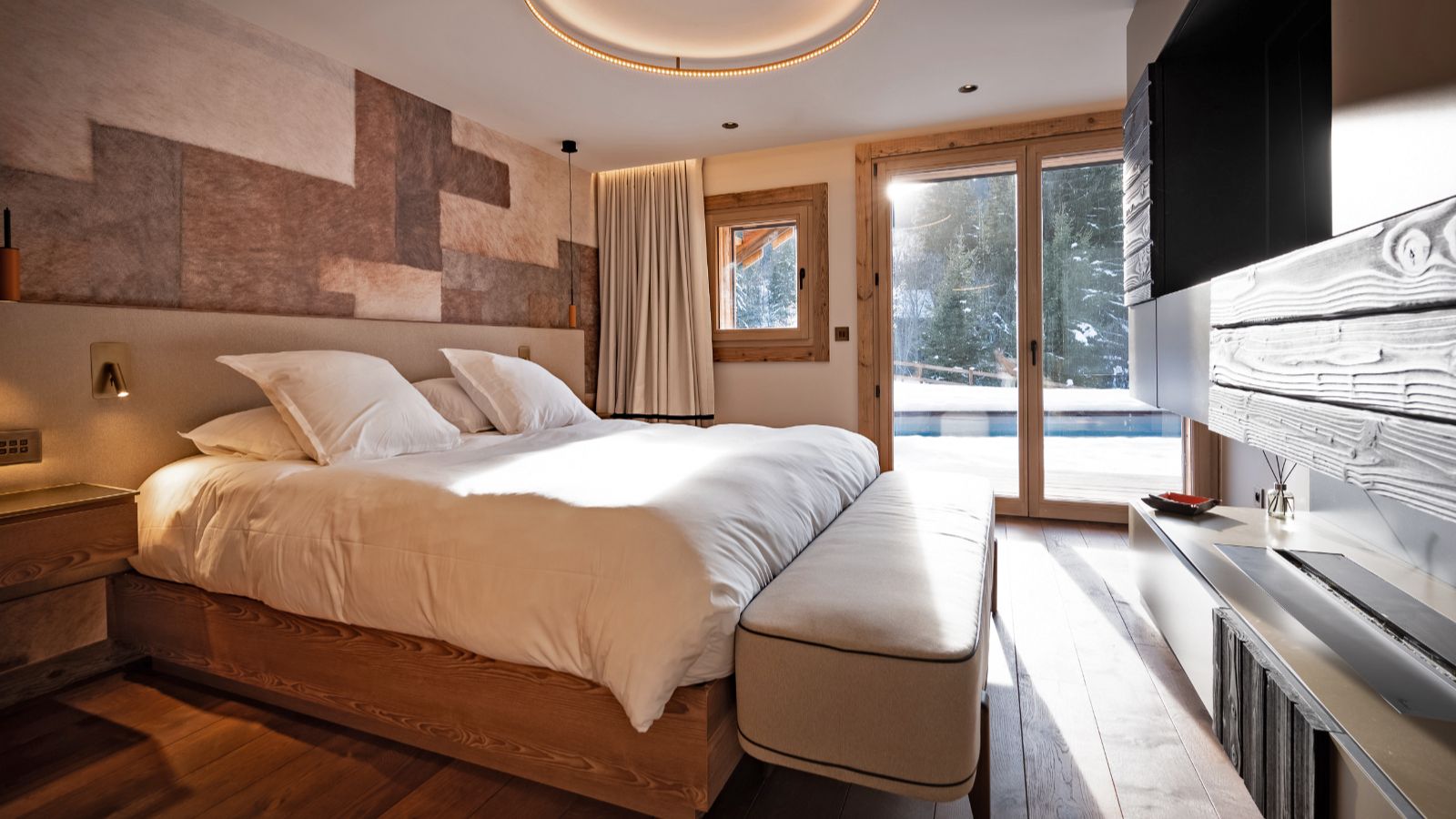Luxury-ski-chalet Aston Crest -oxford-ski-Guest bedroom.jpg