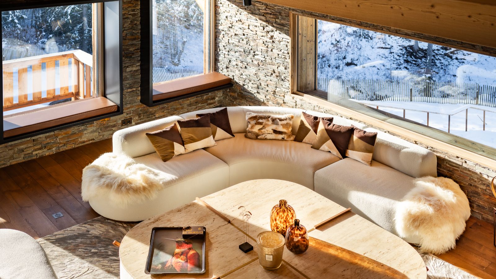 Luxury-ski-chalet Aston Crest -oxford-ski-Living room.jpg