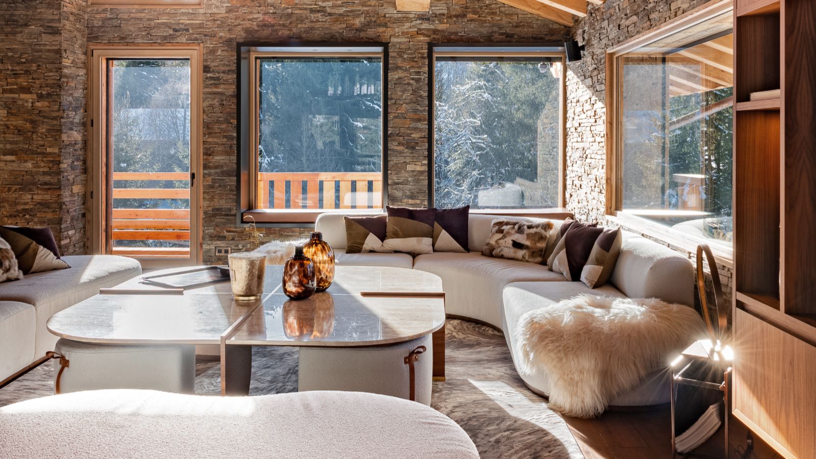 Luxury-ski-chalet Aston Crest -oxford-ski--Living room.jpg