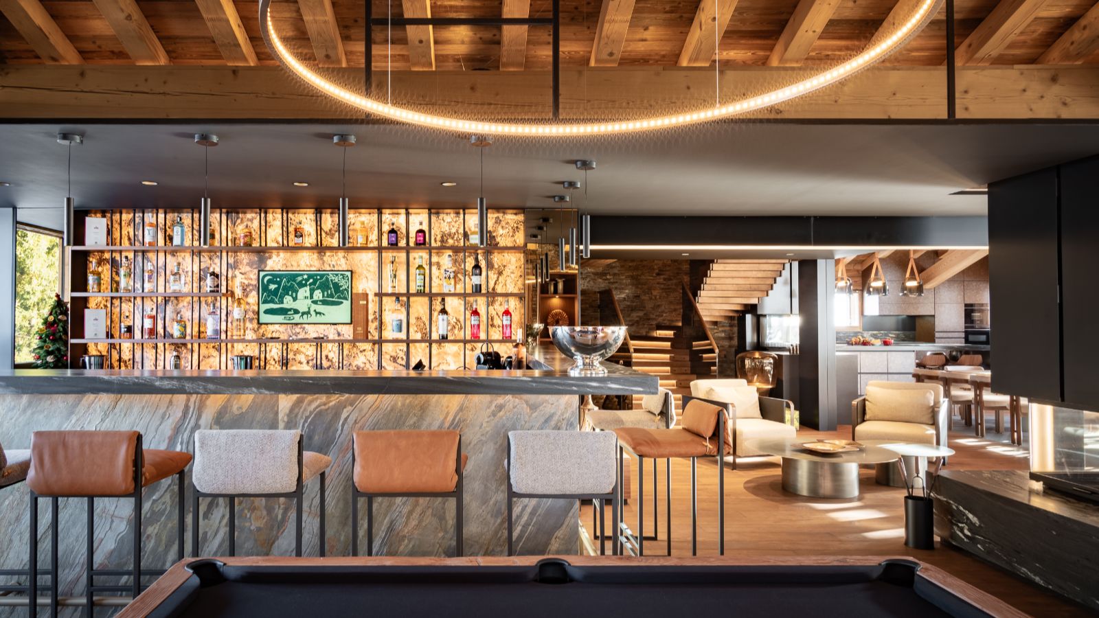 Luxury-ski-chalet Aston Crest -oxford-ski-Bar area (2).jpg