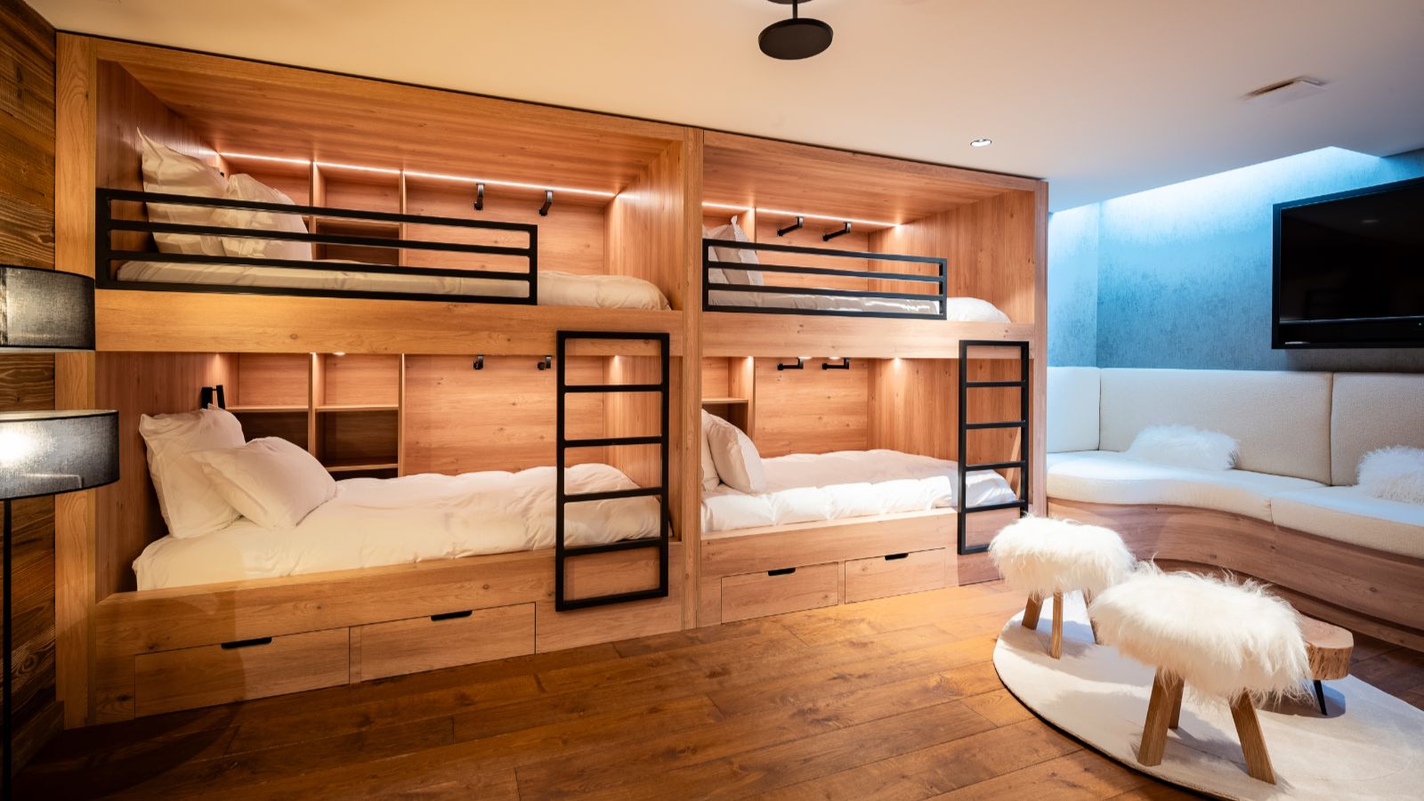 Luxury-ski-chalet Aston Crest -oxford-ski-Children's bedroom.jpg