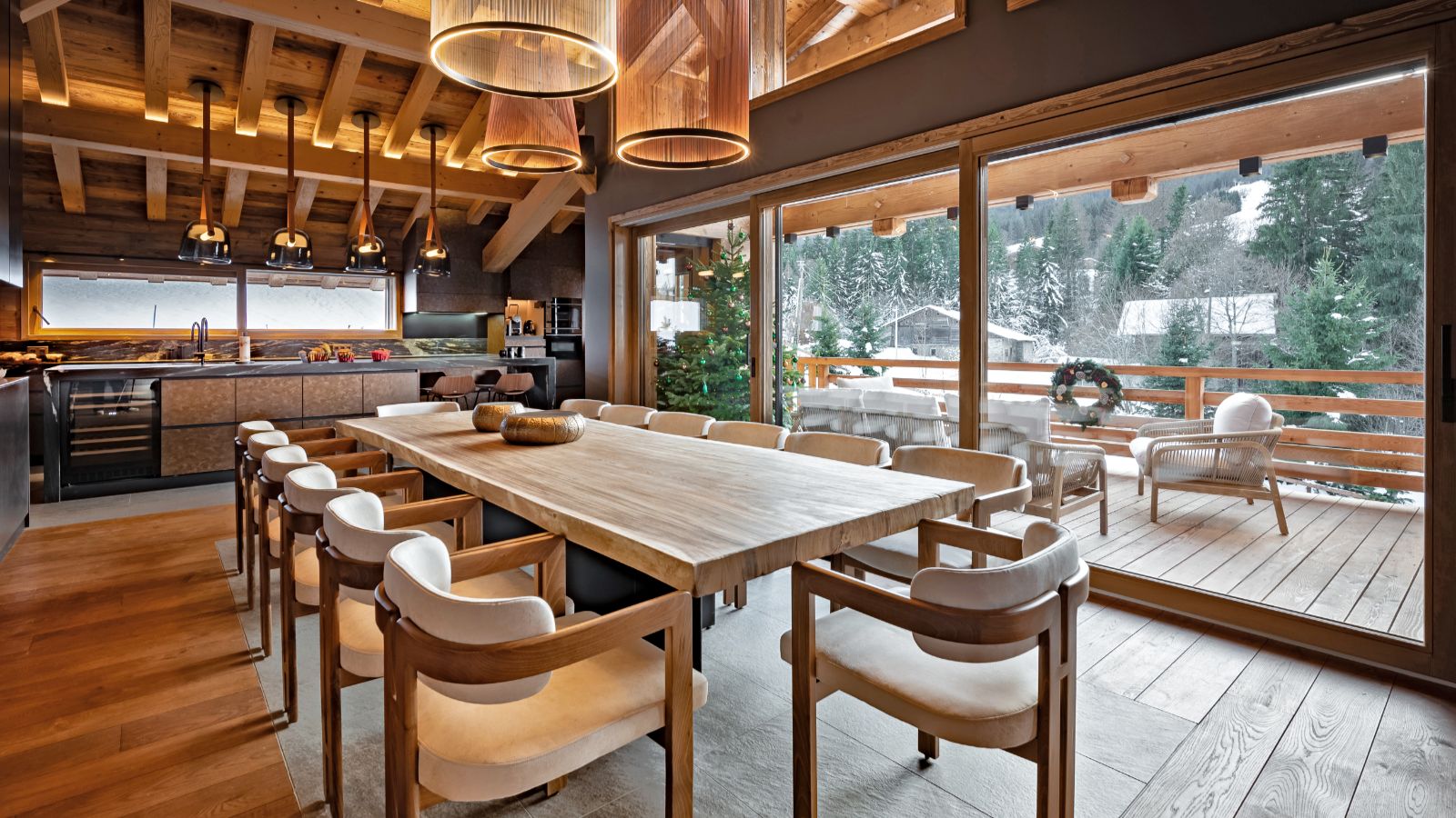 Luxury-ski-chalet Aston Crest -oxford-ski--Dining area.jpg