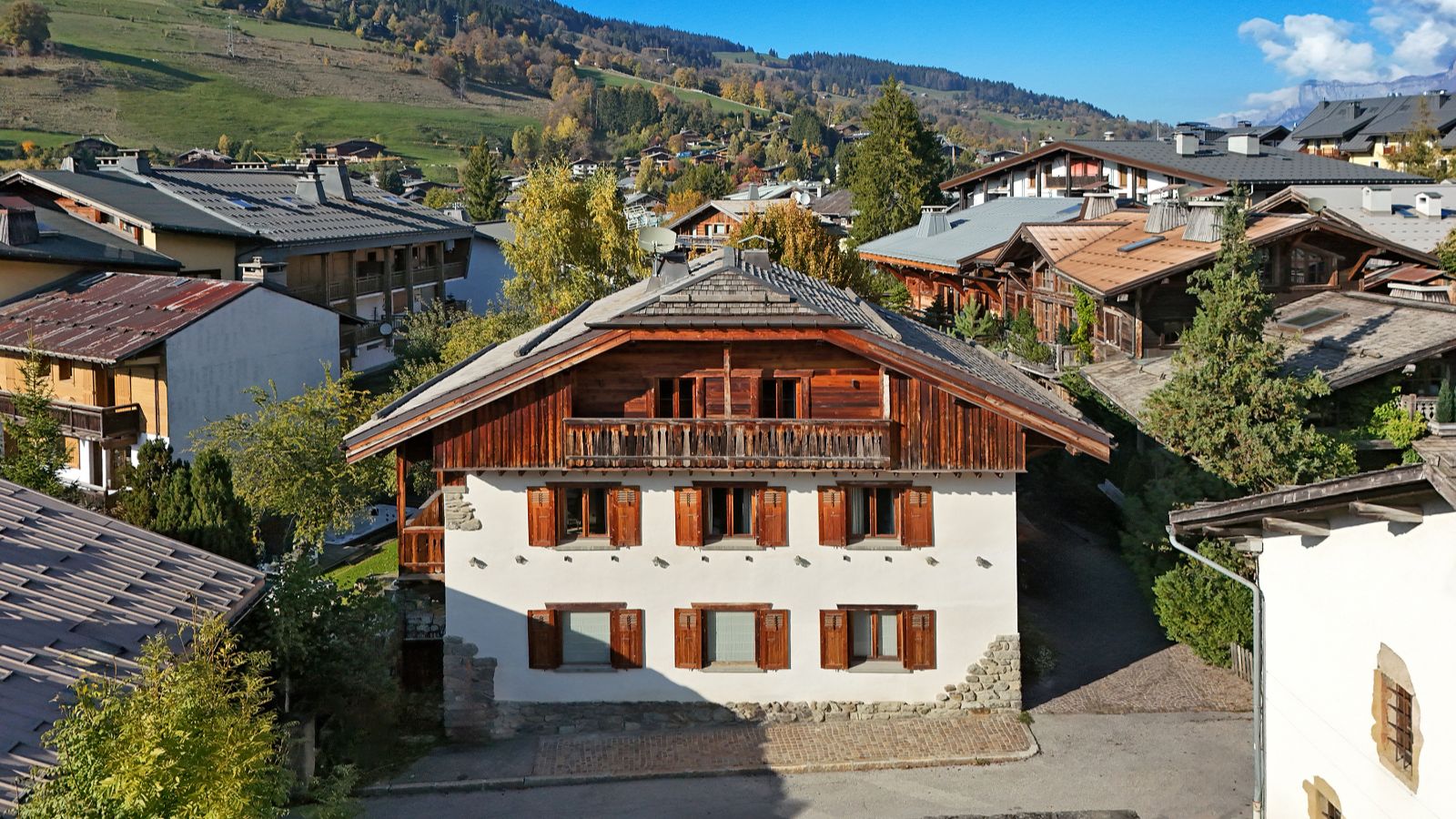 Luxury-ski-chalet des Soeurs -oxford-ski -Exteriors.jpg